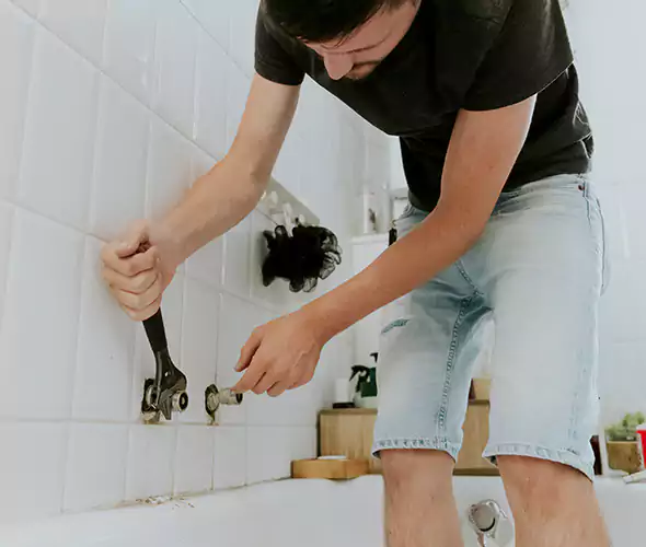 Affordable Bathtub Faucet Replacement in Des Moines: Choose Experienced Local Technicians