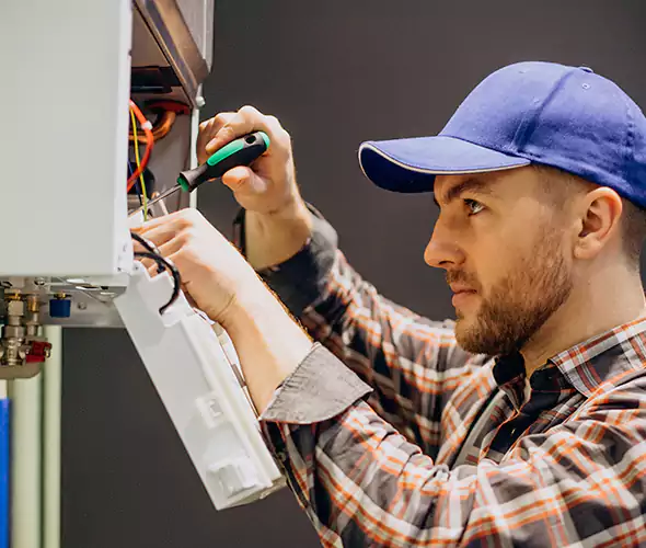 Expert Plumber for Tankless Water Heater Maintenance in Des Moines, WA: Schedule Professional Maintenance Services with Us