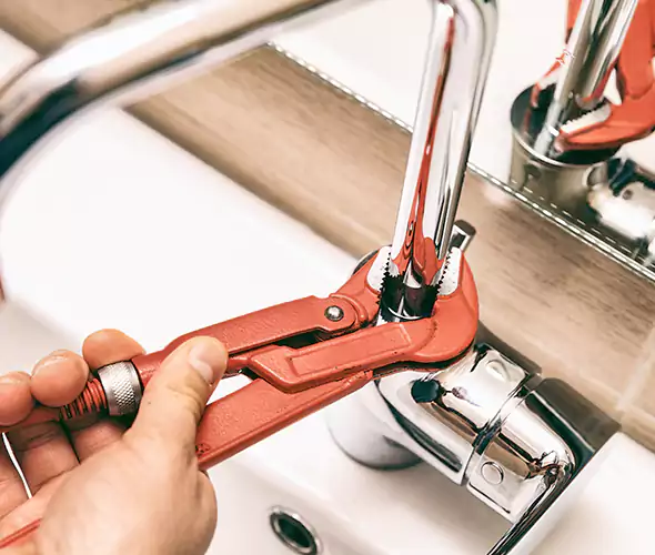 Expert Leak Repair Plumber in Des Moines, WA
