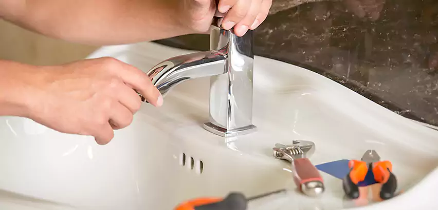 Bathtub Faucet Replacement in Des Moines