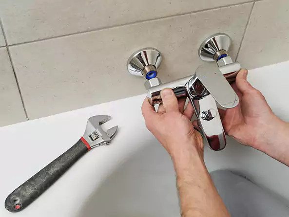 Why Choose Fox Plumbing Des Moines for Bathtub Faucet Replacement in Des Moines, WA?
