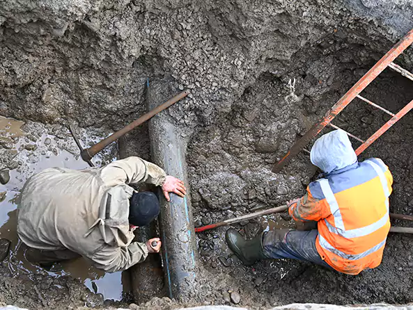 Why Choose Fox Plumbing Des Moines for Underground Pipe Repair in Des Moines?