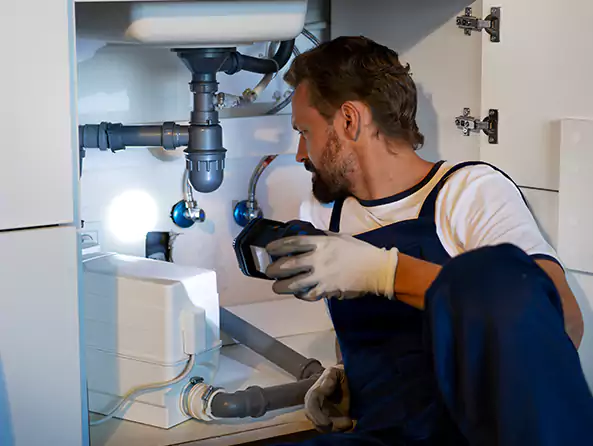 Why Choose Fox Plumbing Des Moines for Water Leak Repair in Des Moines, WA?